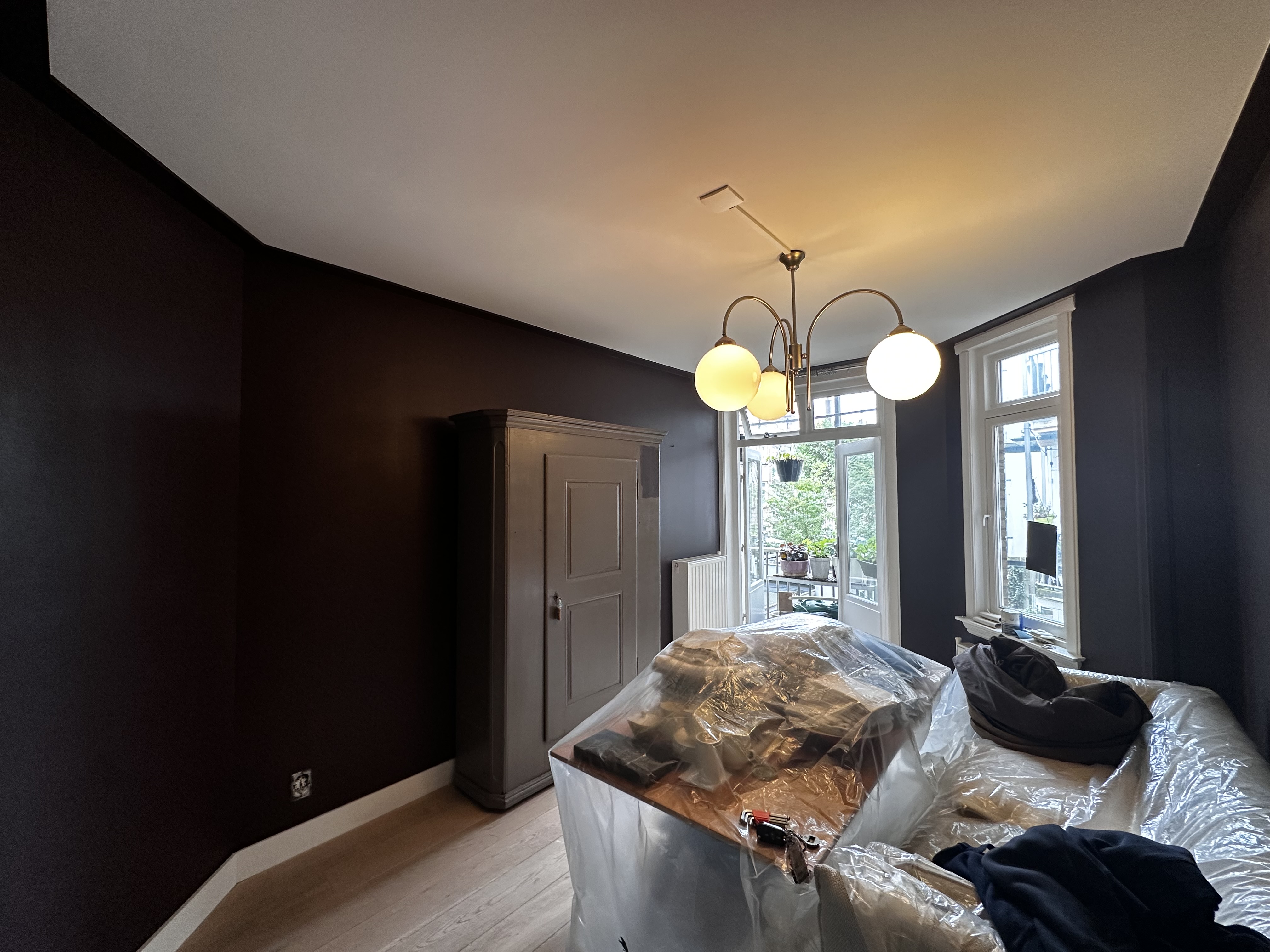 Donkere accentmuren interieur